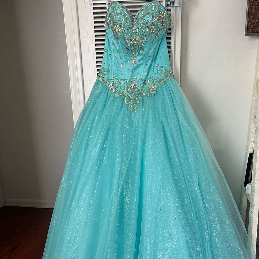 Quinceñera Dress